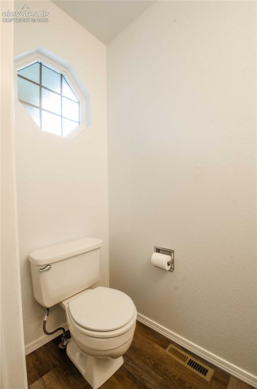 Image 11 of 48: Entry