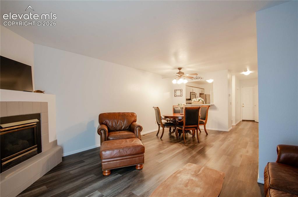 Image 22 of 48: Dining Area
