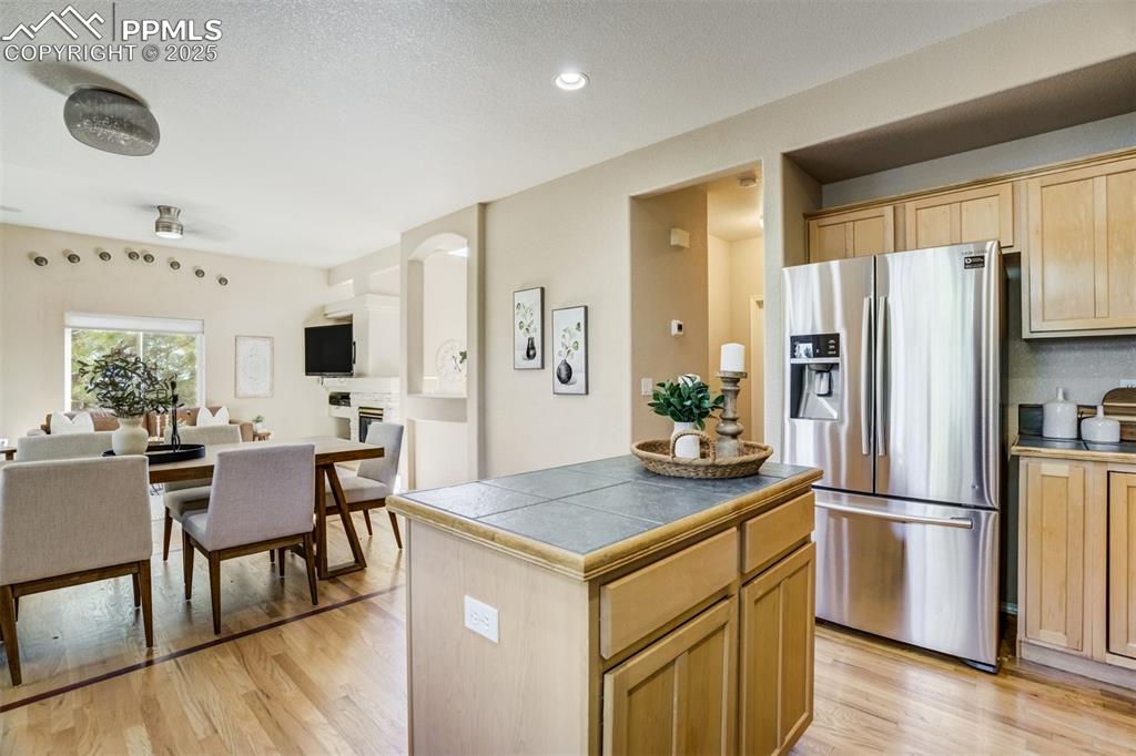 Image 14 of 50: Kitchen