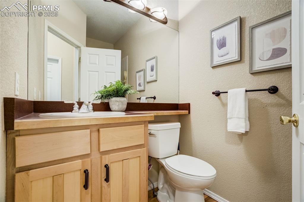 Image 20 of 50: Bathroom