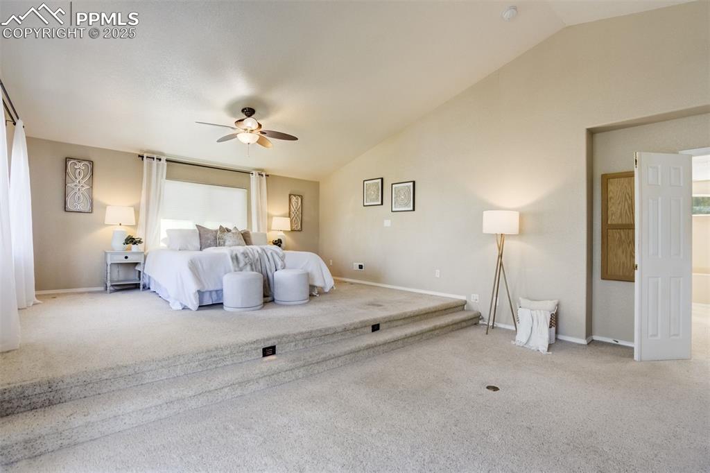 Image 25 of 50: Bedroom