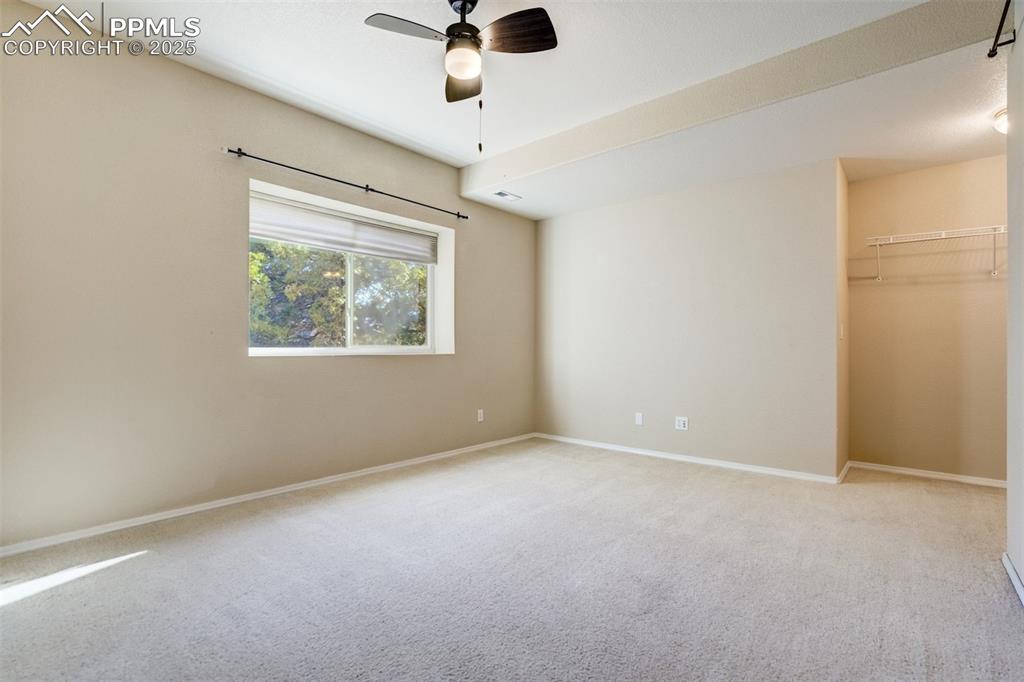 Image 38 of 50: Bedroom