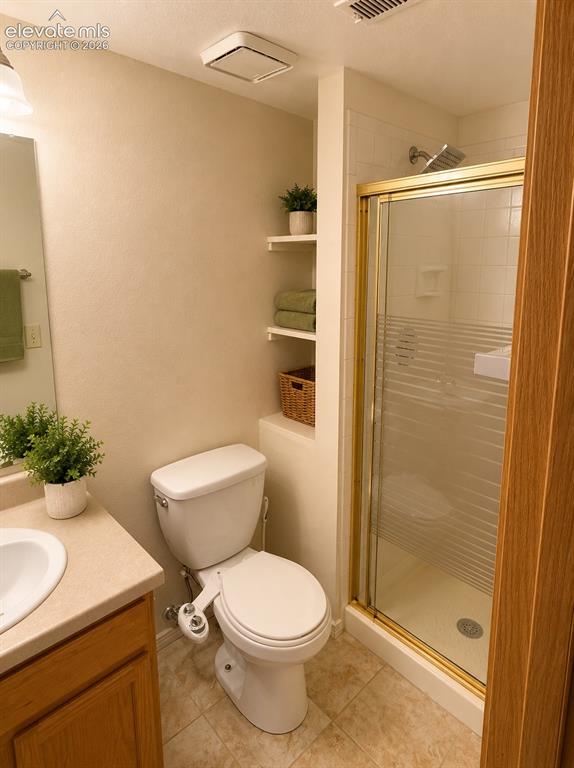 Image 15 of 15: Bathroom
