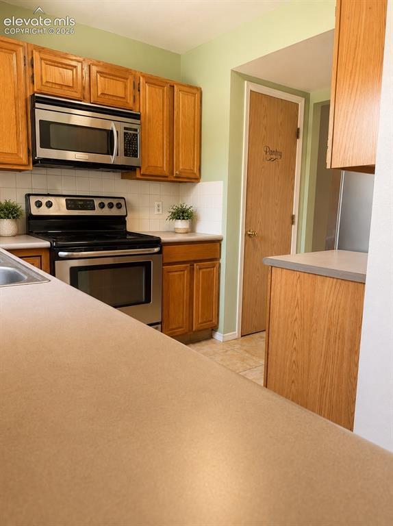 Image 4 of 15: Kitchen