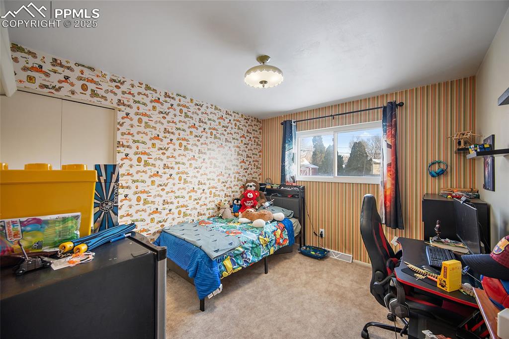 Image 20 of 47: Bedroom