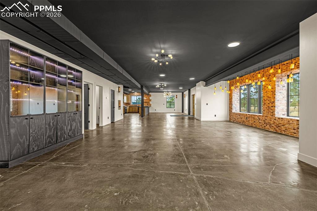 Image 10 of 50: Living Room