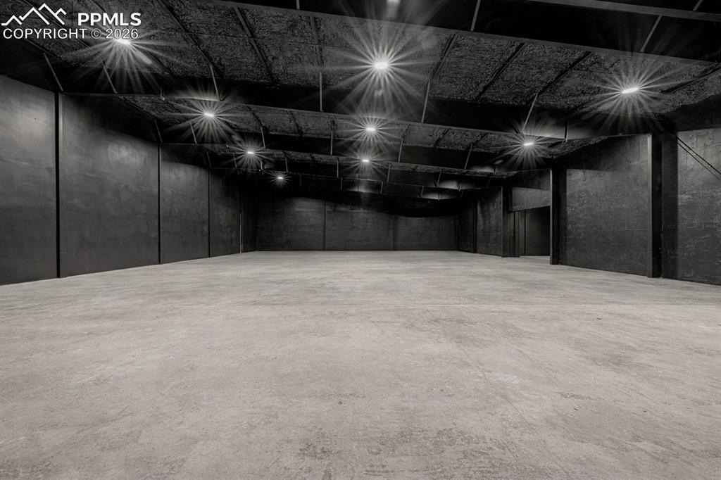 Image 44 of 50: 6,180 sq ft heated garage/ warehouse