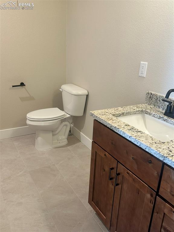 Image 8 of 14: Bathroom