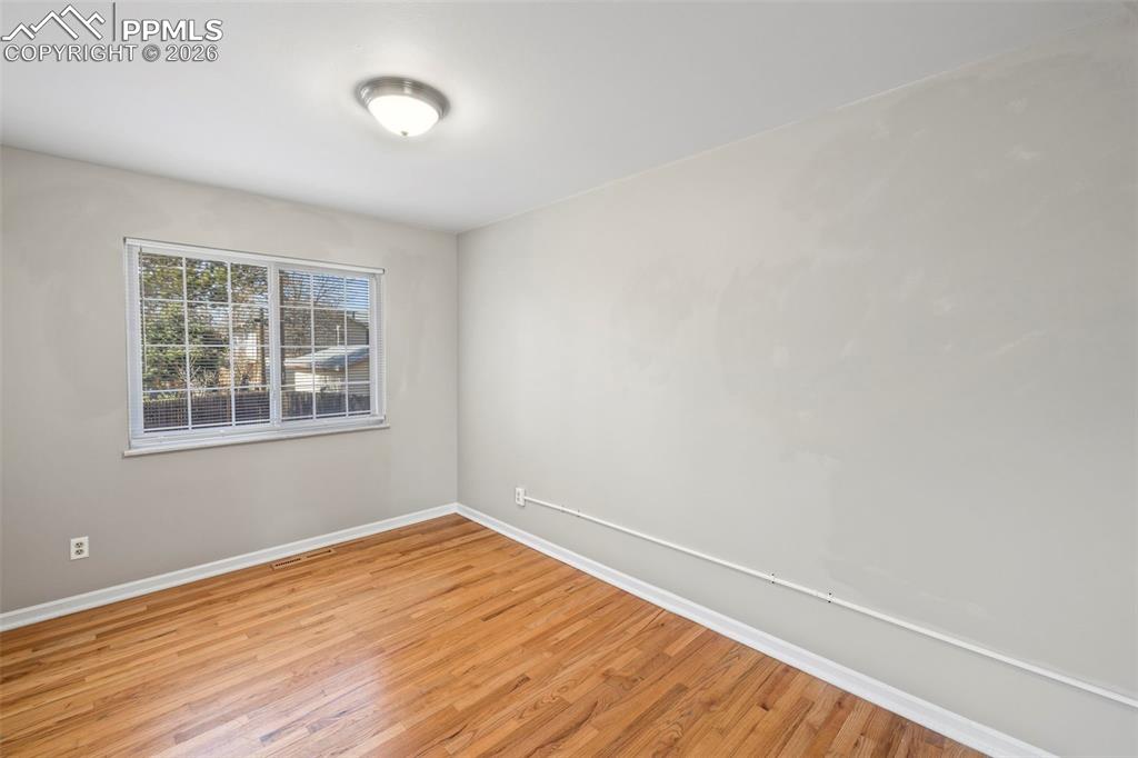 Image 10 of 50: Dining Room