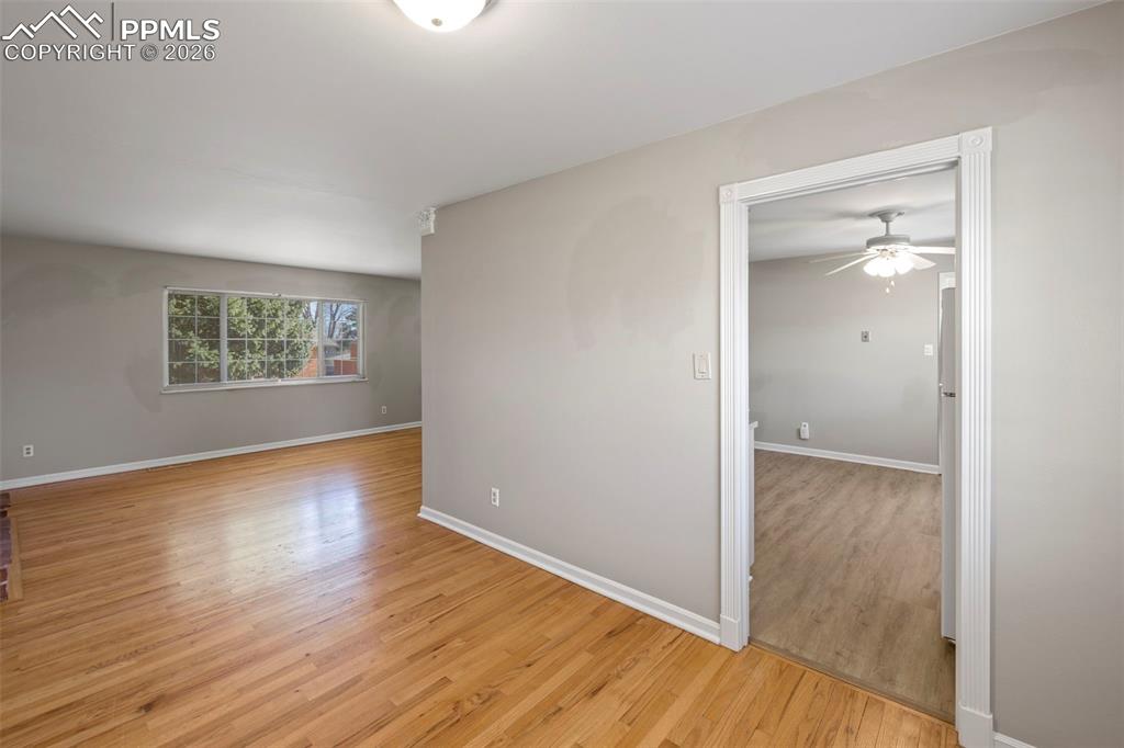 Image 11 of 50: Dining Room