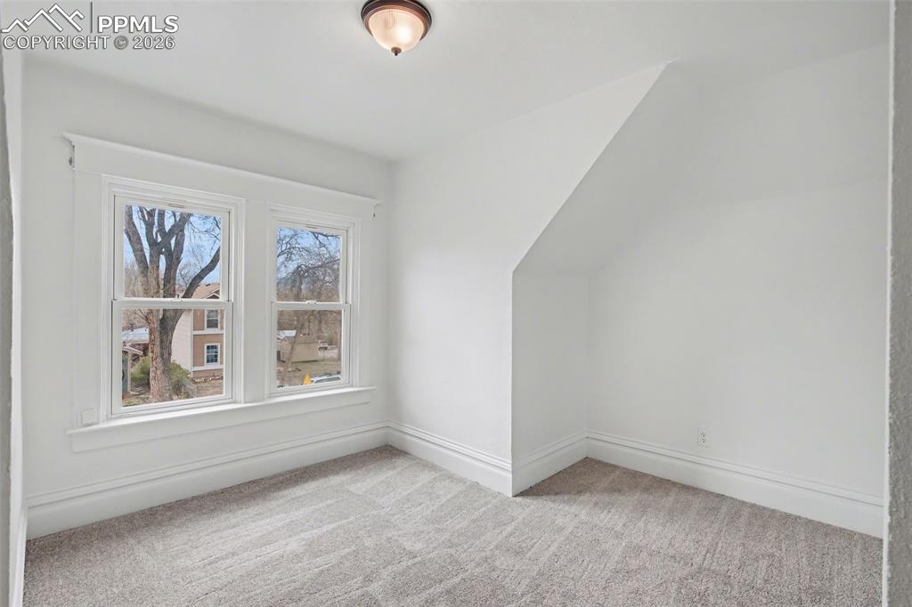 Image 16 of 28: Bonus Room