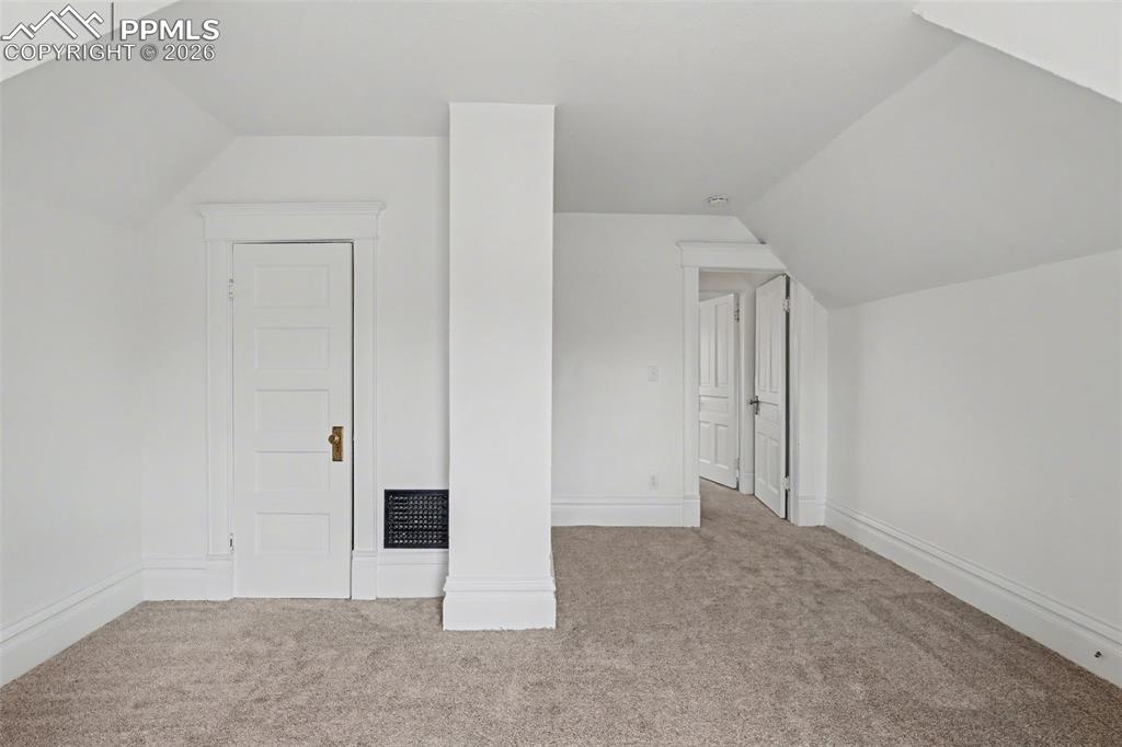 Image 17 of 28: Bonus Room