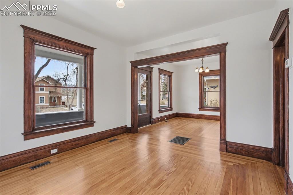 Image 6 of 28: Entry