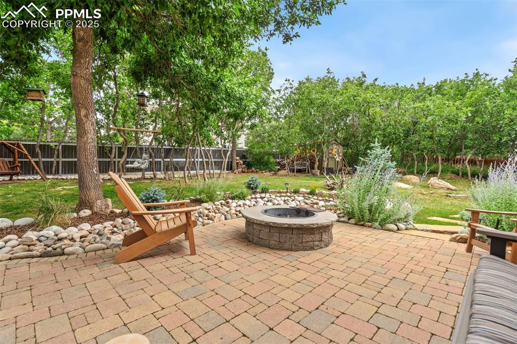 Image 46 of 49: Patio