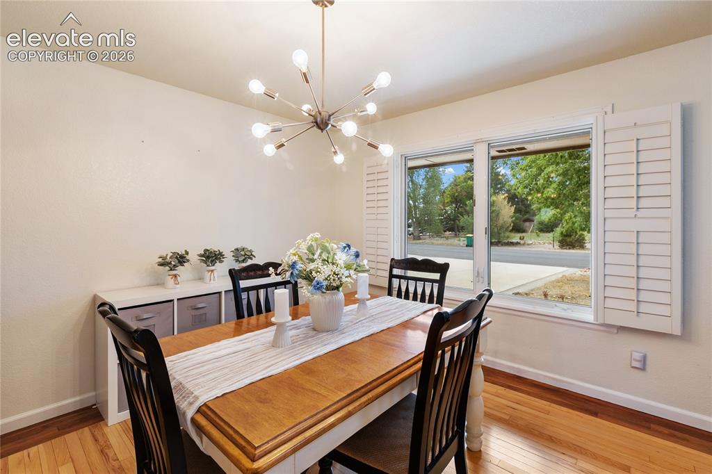 Image 15 of 48: Dining Area