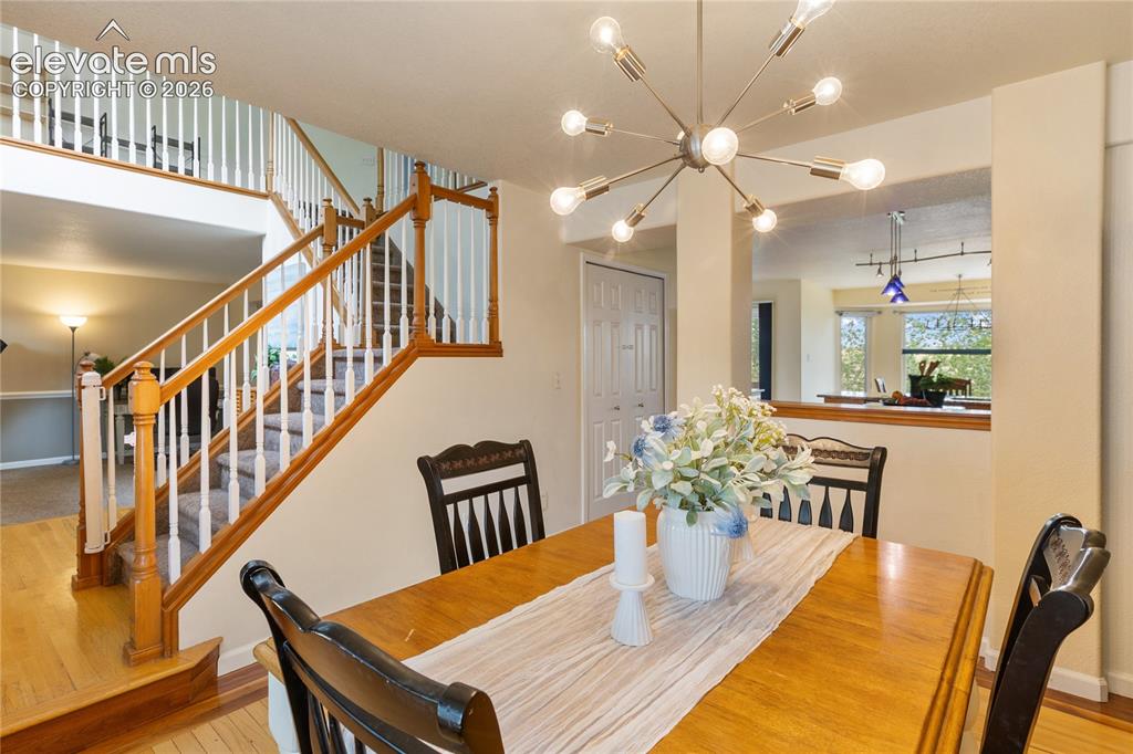 Image 16 of 48: Dining Area