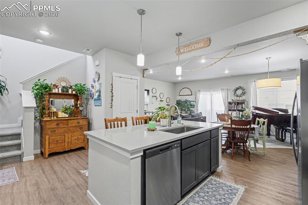 Image 11 of 35: Kitchen