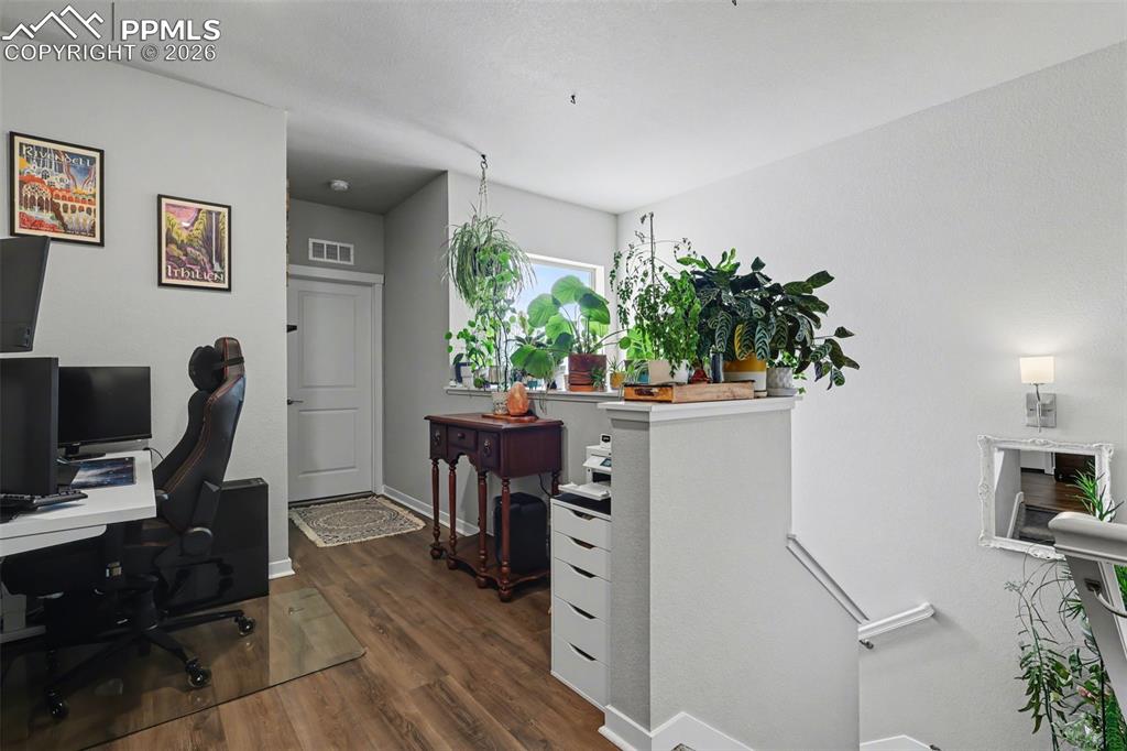 Image 15 of 35: Office