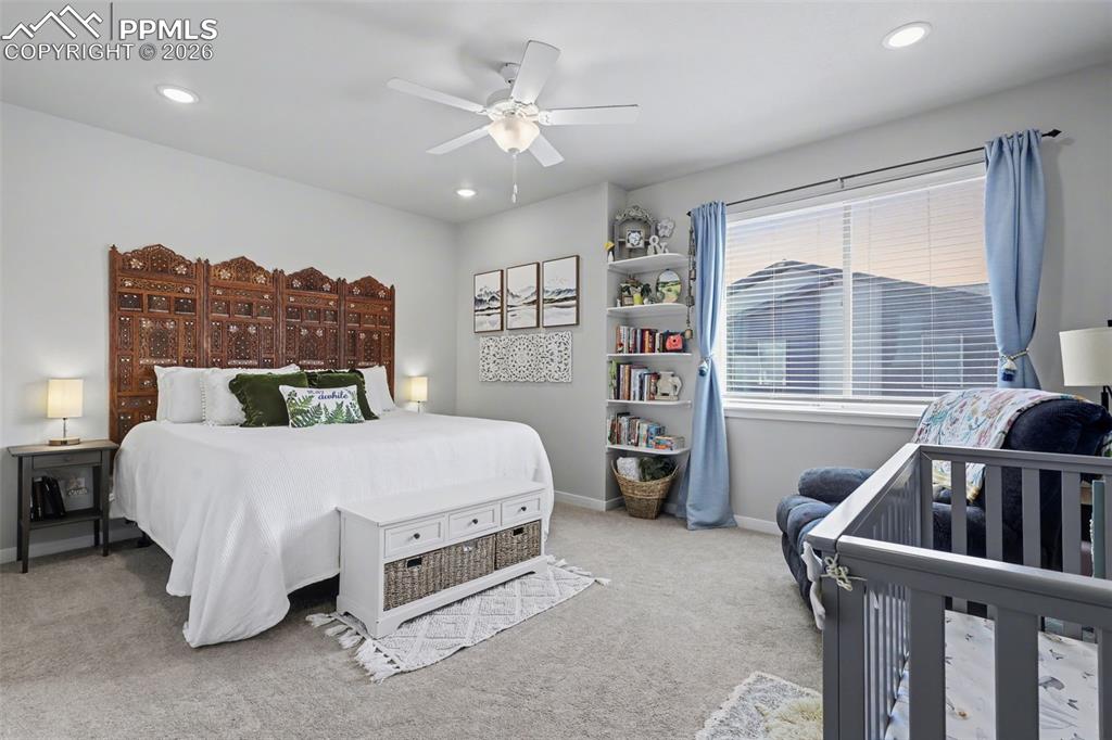 Image 17 of 35: Bedroom