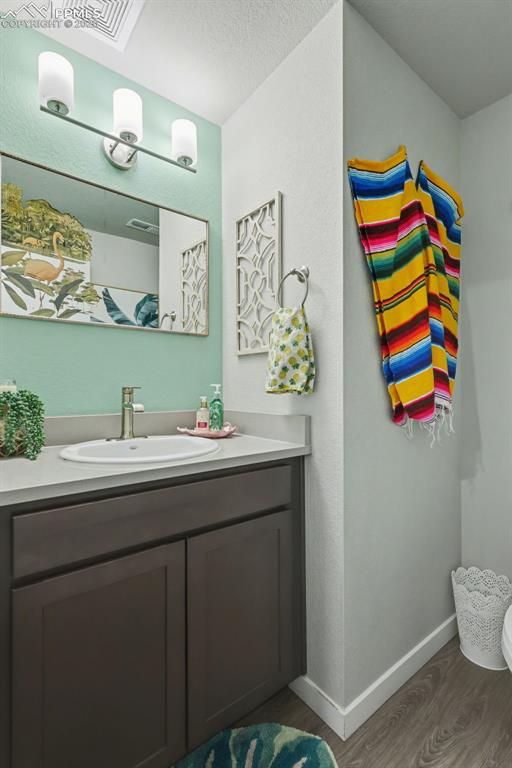 Image 25 of 35: Bathroom