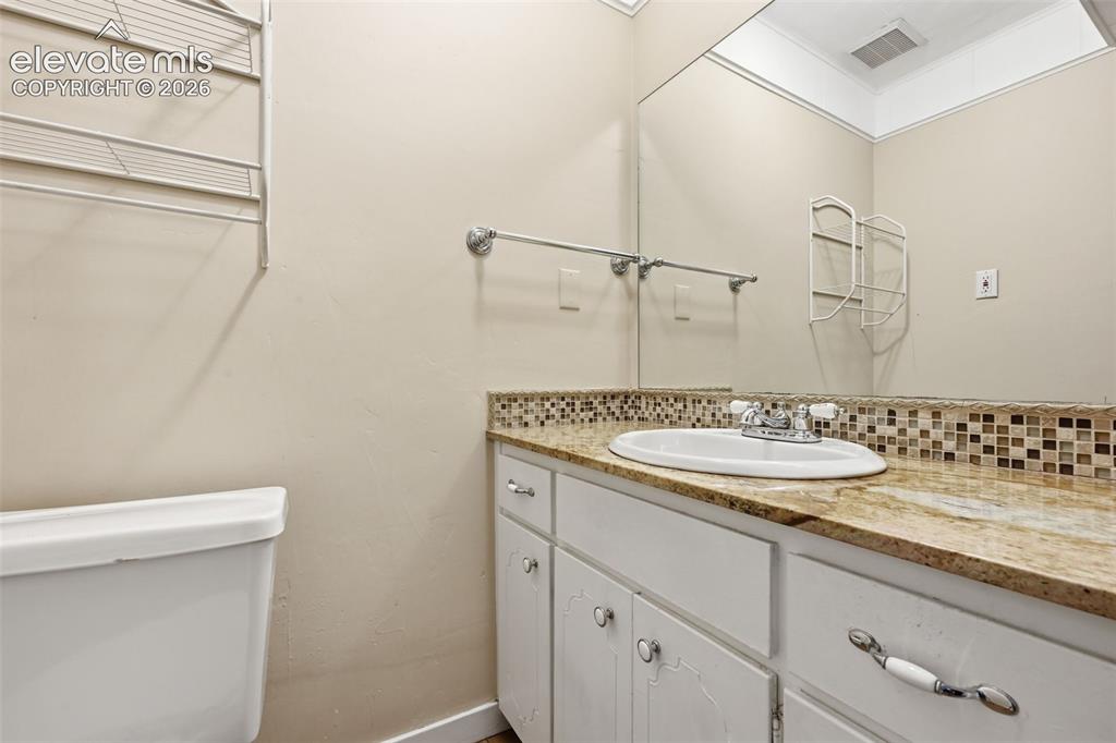 Image 12 of 20: Bathroom