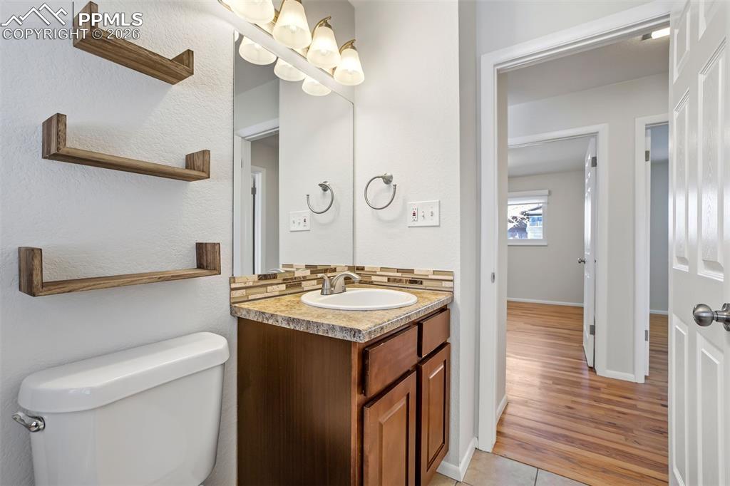 Image 27 of 50: Bathroom