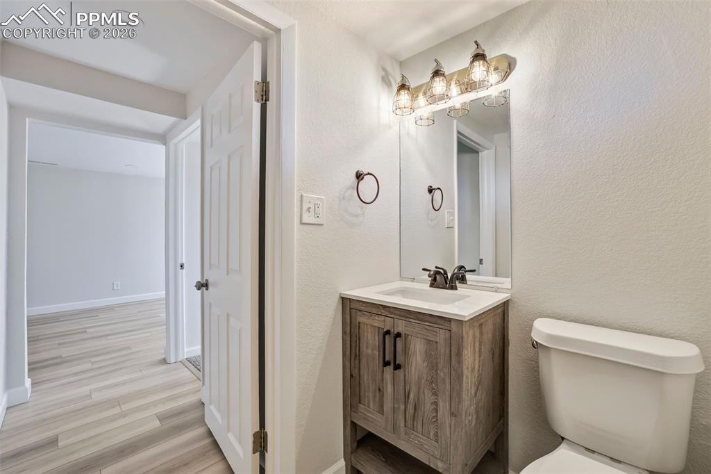 Image 35 of 50: Bathroom