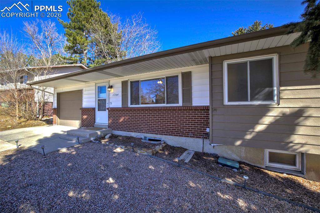 Image 4 of 50: Front of Structure