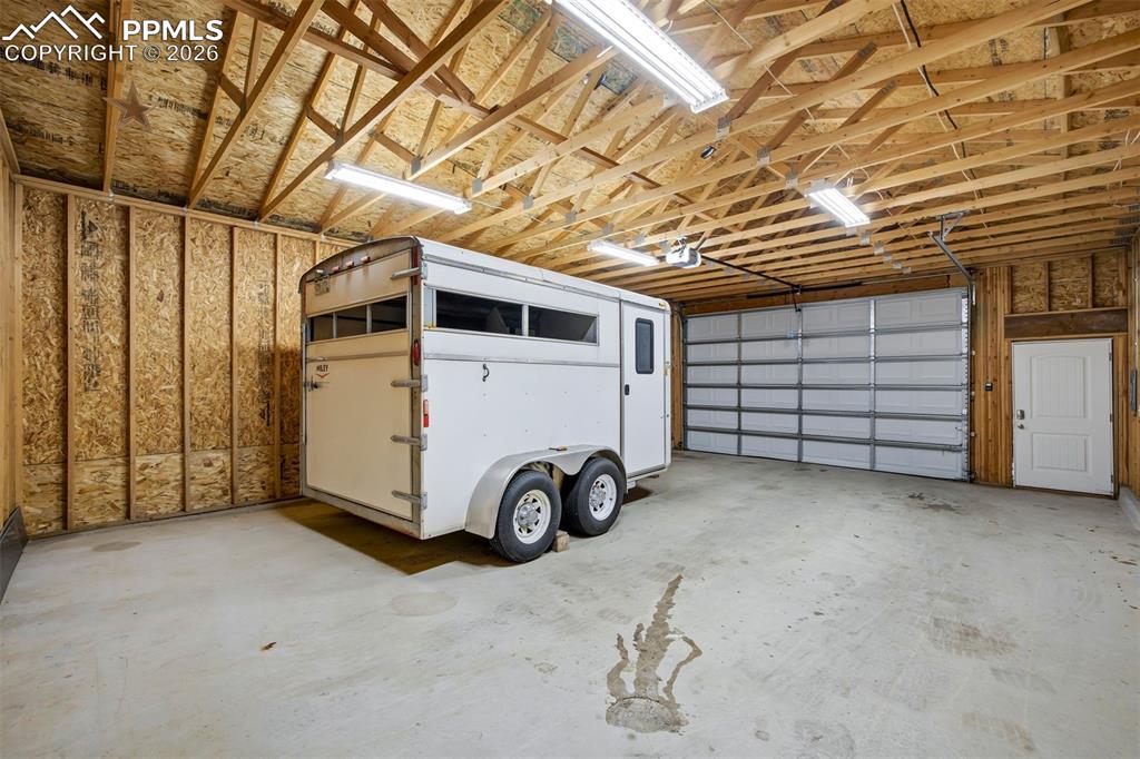 Image 50 of 50: Garage