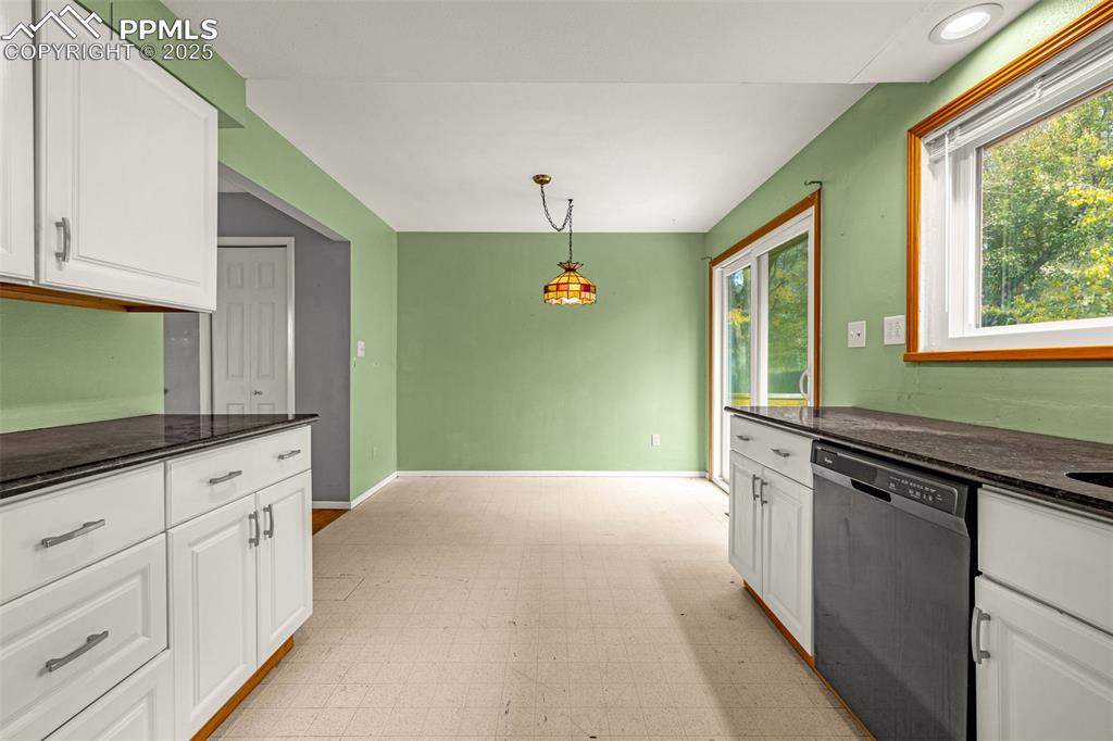 Image 2 of 14: Kitchen