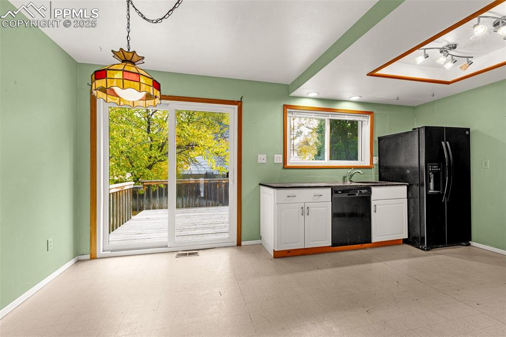 Image 3 of 14: Kitchen