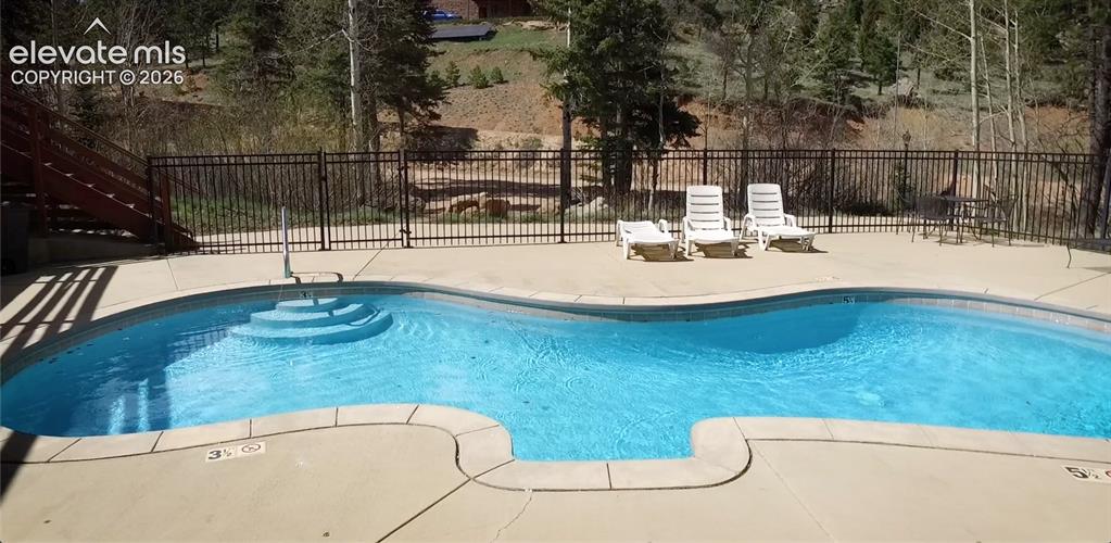 Image 21 of 22: Seasonally heated pool