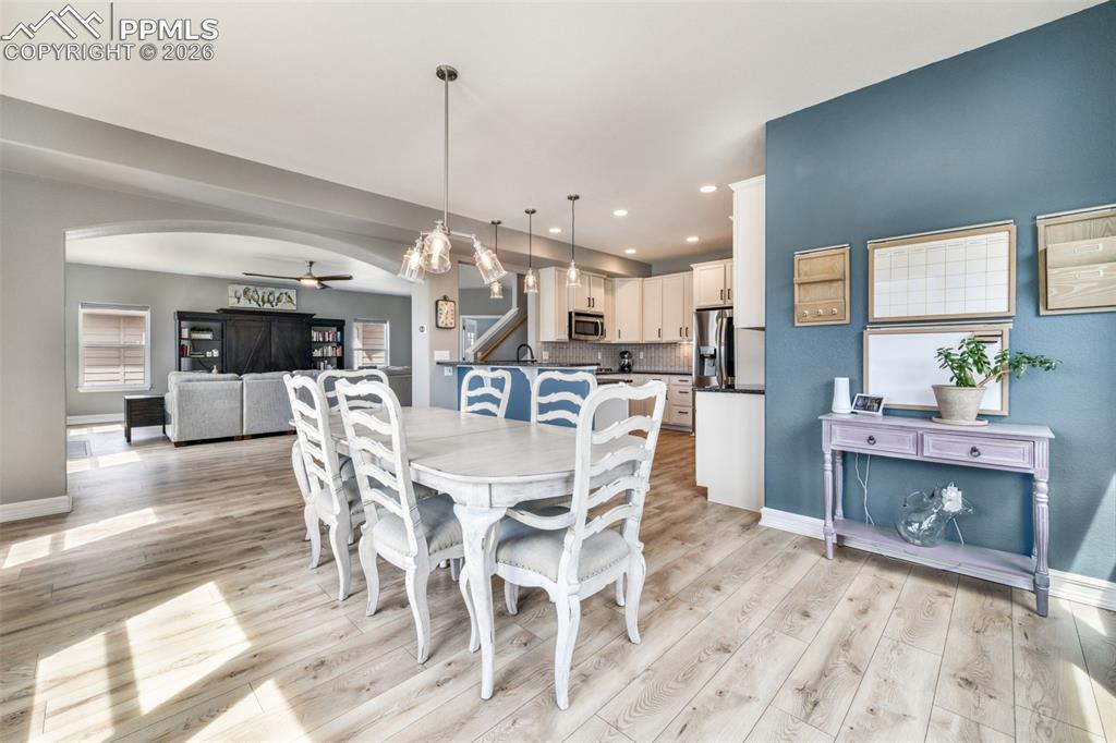 Image 16 of 50: Pantry