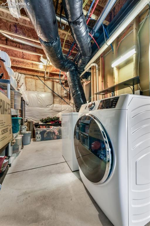 Image 37 of 50: Bathroom