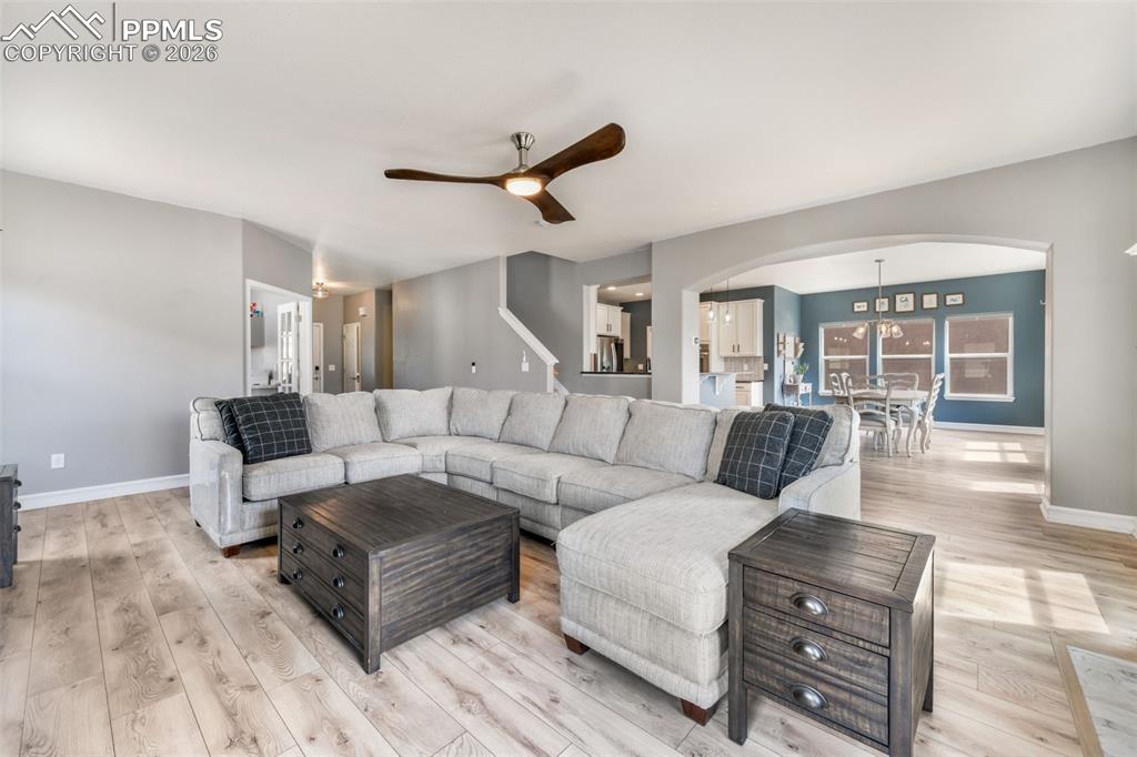 Image 8 of 50: Office