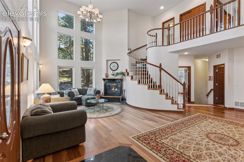 Image 11 of 45: Living Room