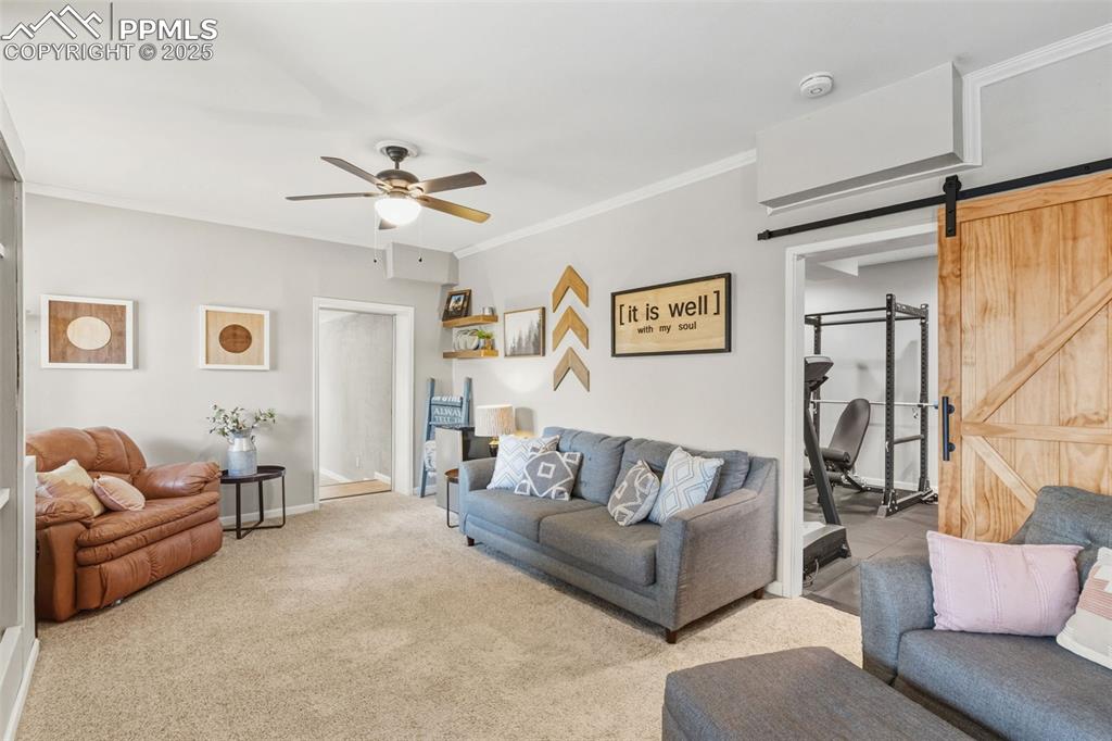 Image 20 of 33: Spacious lower level family room