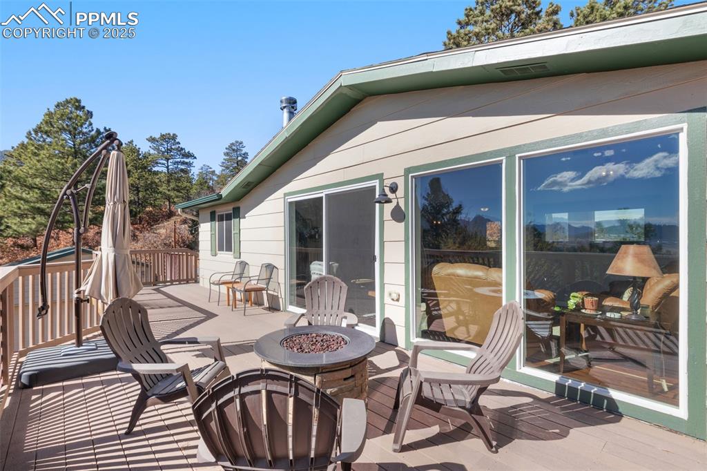 Image 4 of 33: Front Deck off of great room