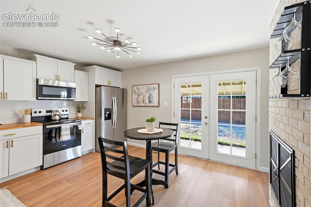 Image 11 of 34: Kitchen