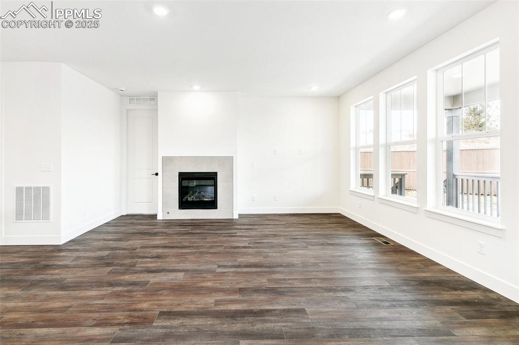 Image 10 of 36: Living Room