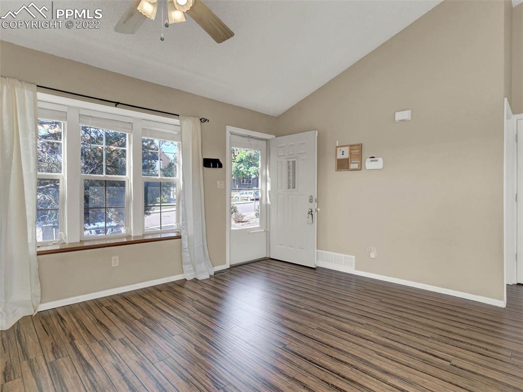 Listing 3103124, Image 3 of 27