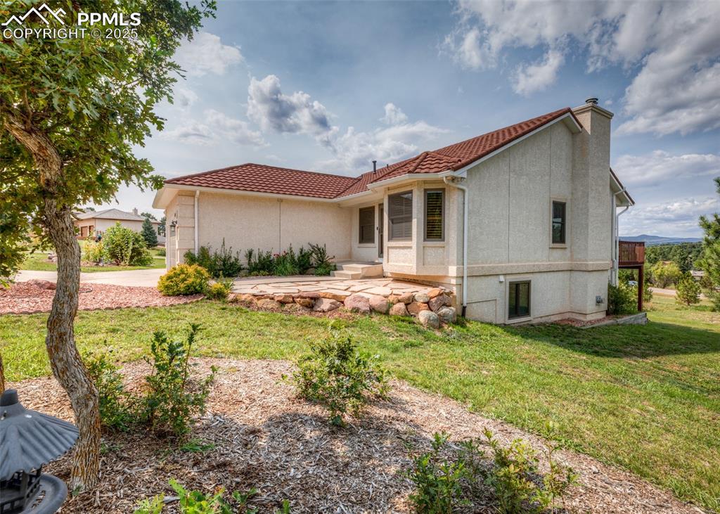 Image 2 of 44: 3 bedroom, 3 bath, 3 car garage