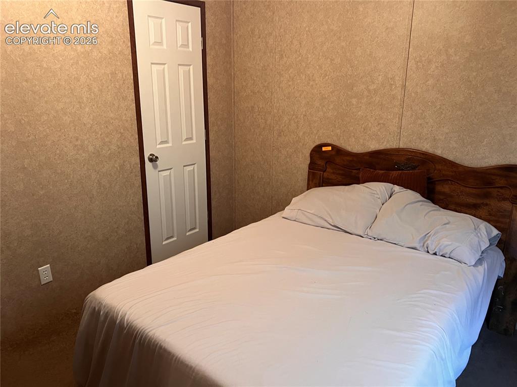 Image 13 of 22: Bedroom