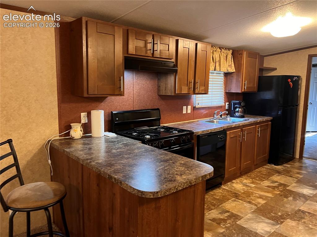 Image 5 of 22: Kitchen