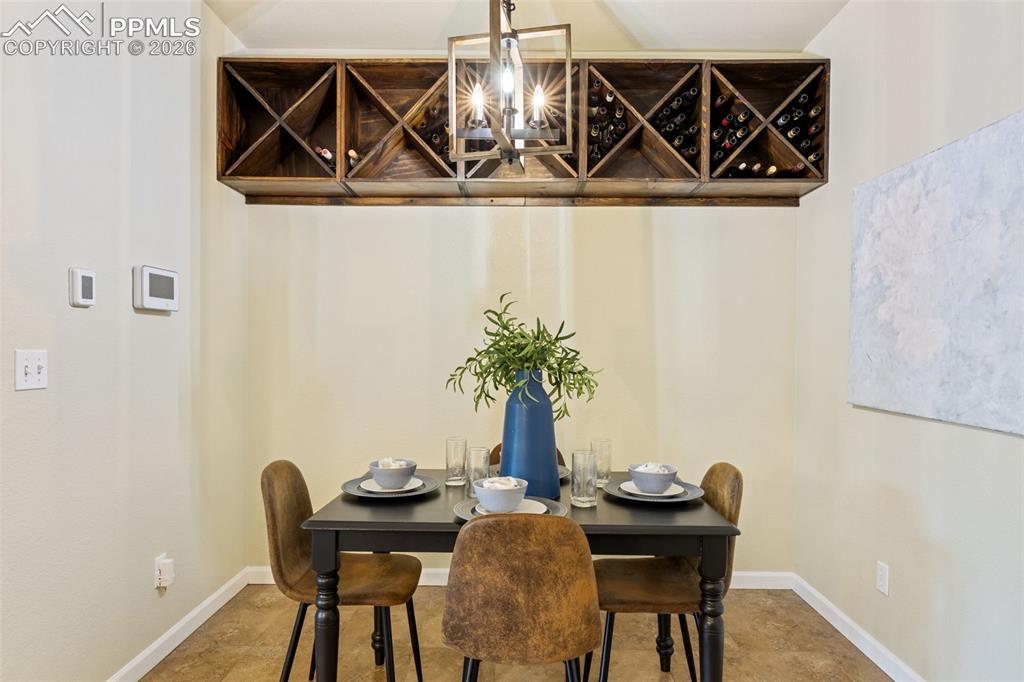 Image 17 of 36: Dining Area
