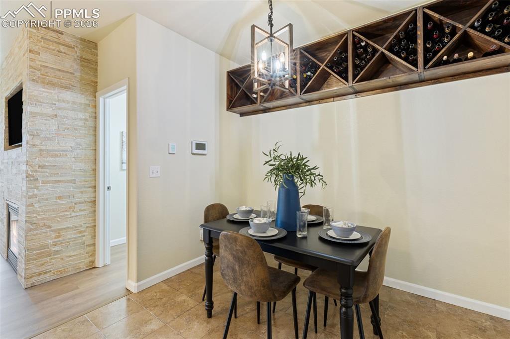 Image 18 of 36: Dining Area