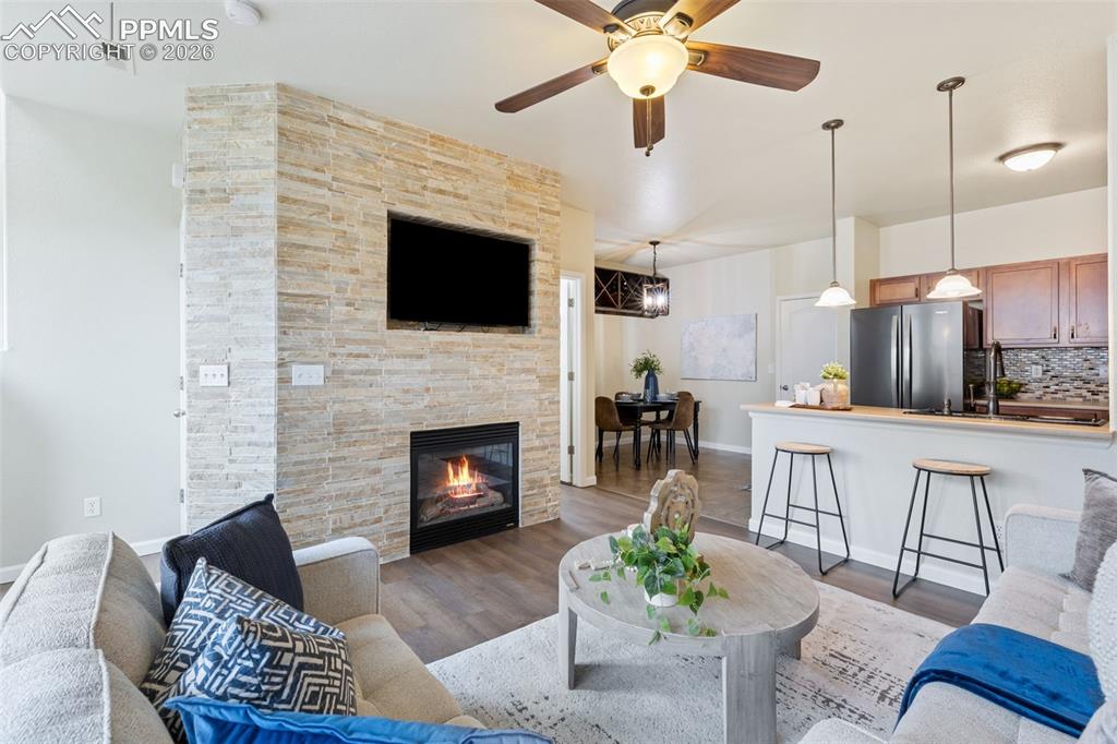Image 9 of 36: Living Room