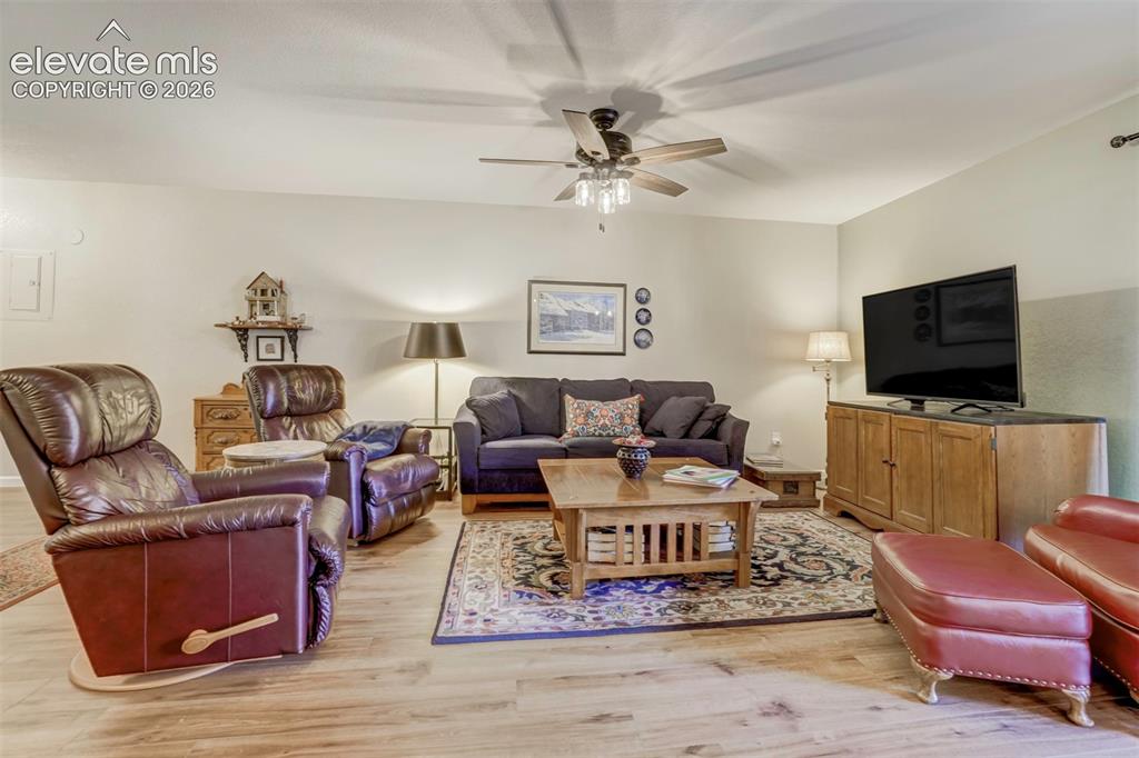 Image 8 of 27: Living Room