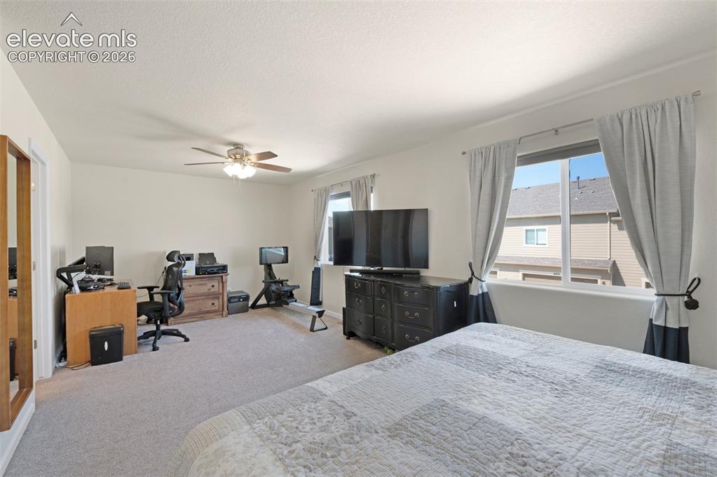 Image 17 of 33: Bedroom