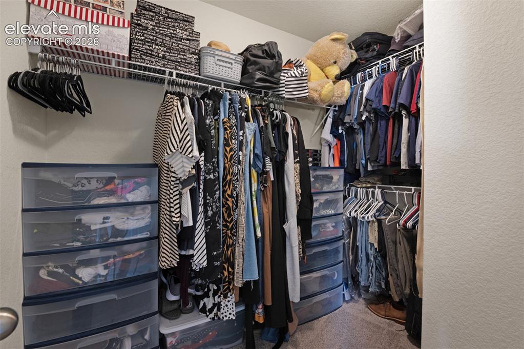 Image 20 of 33: Closet
